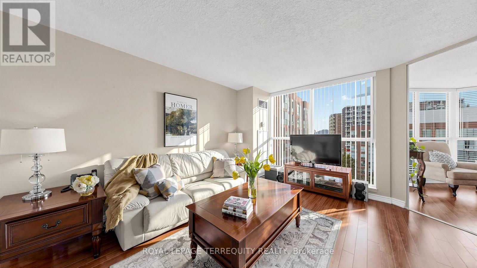 833 - 22 Southport Street Property Photo 1