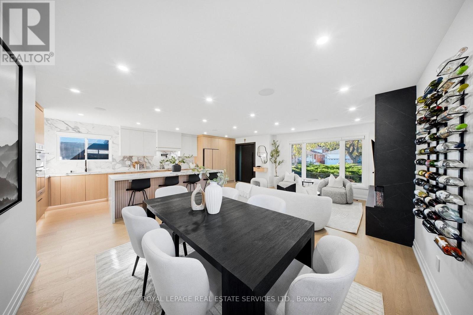 655 Netherton Crescent Property Photo 8