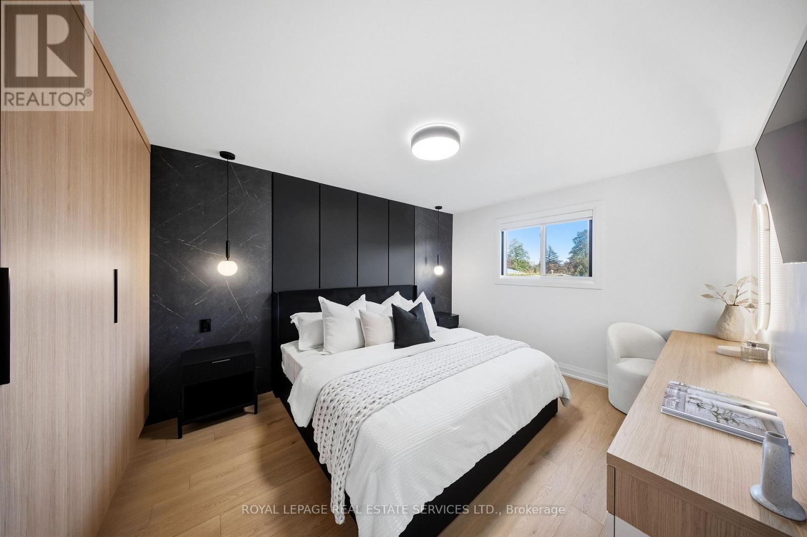 655 Netherton Crescent Property Photo 13