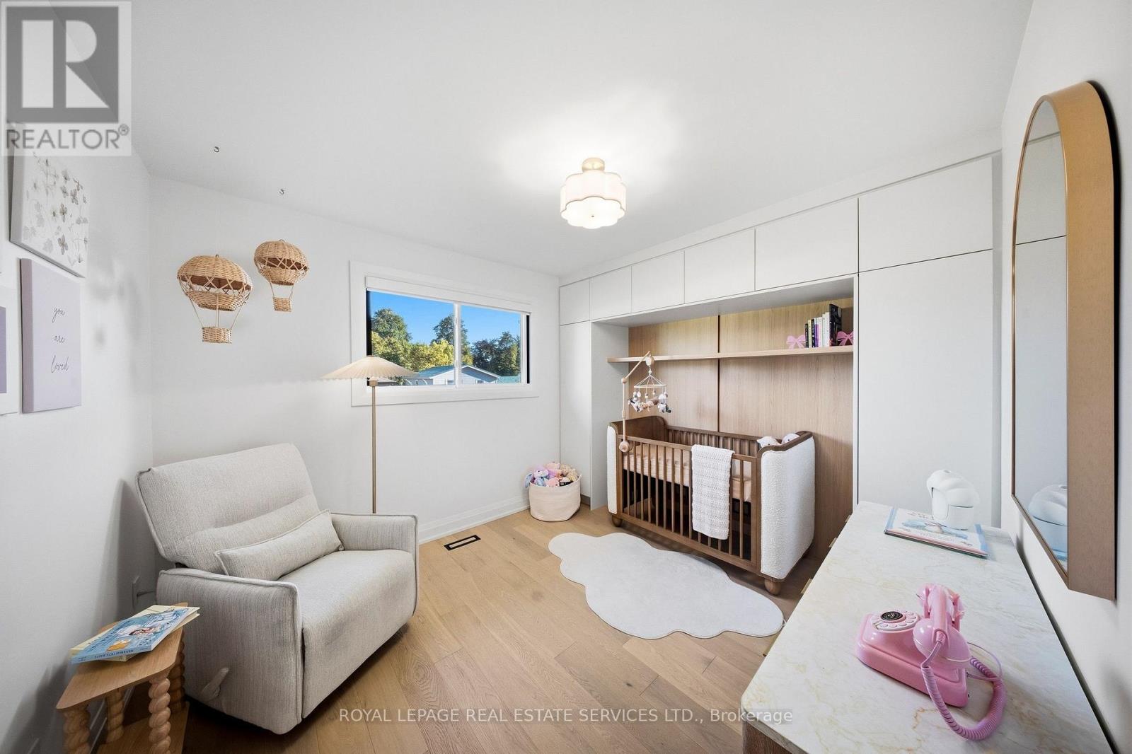 655 Netherton Crescent Property Photo 15