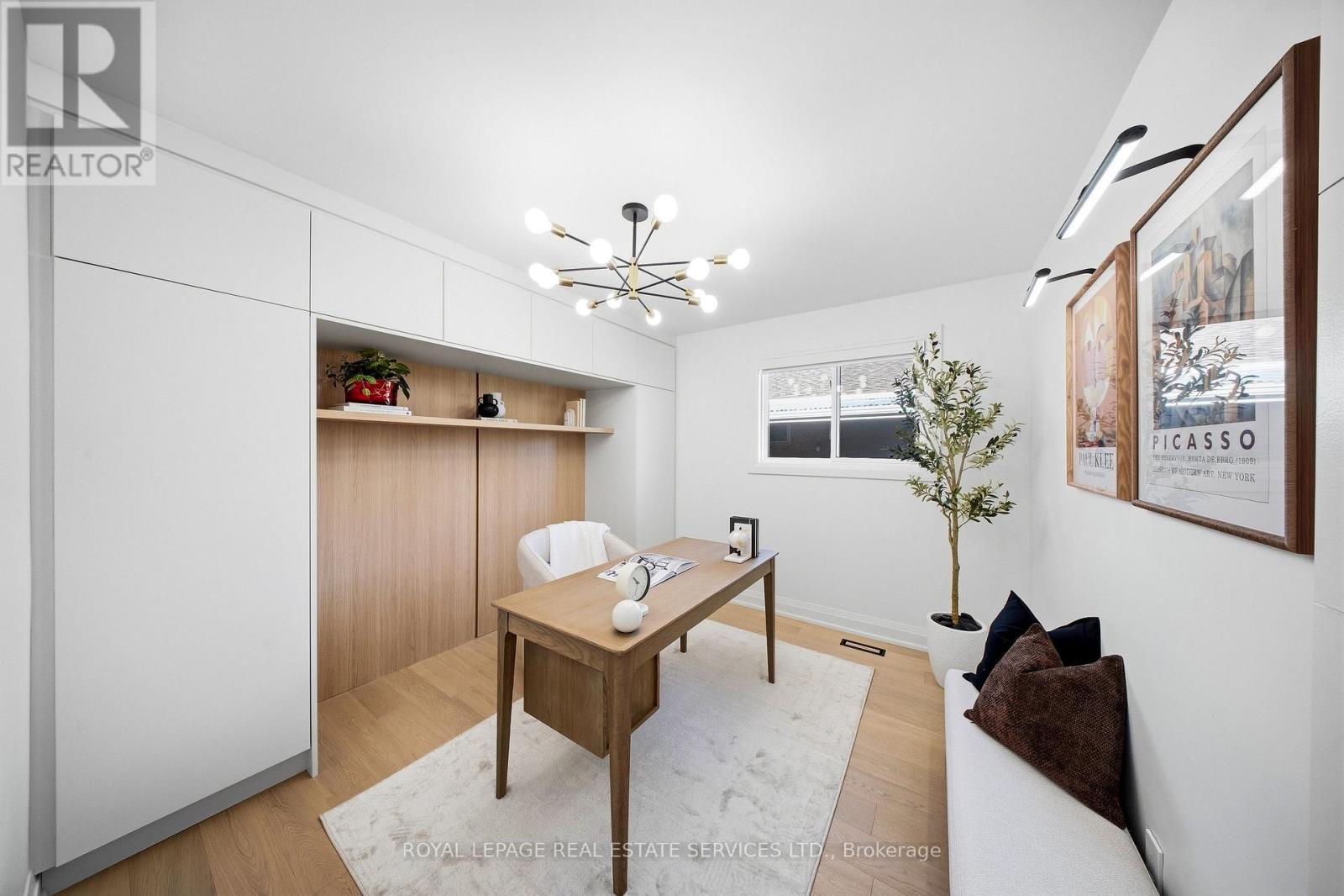 655 Netherton Crescent Property Photo 17