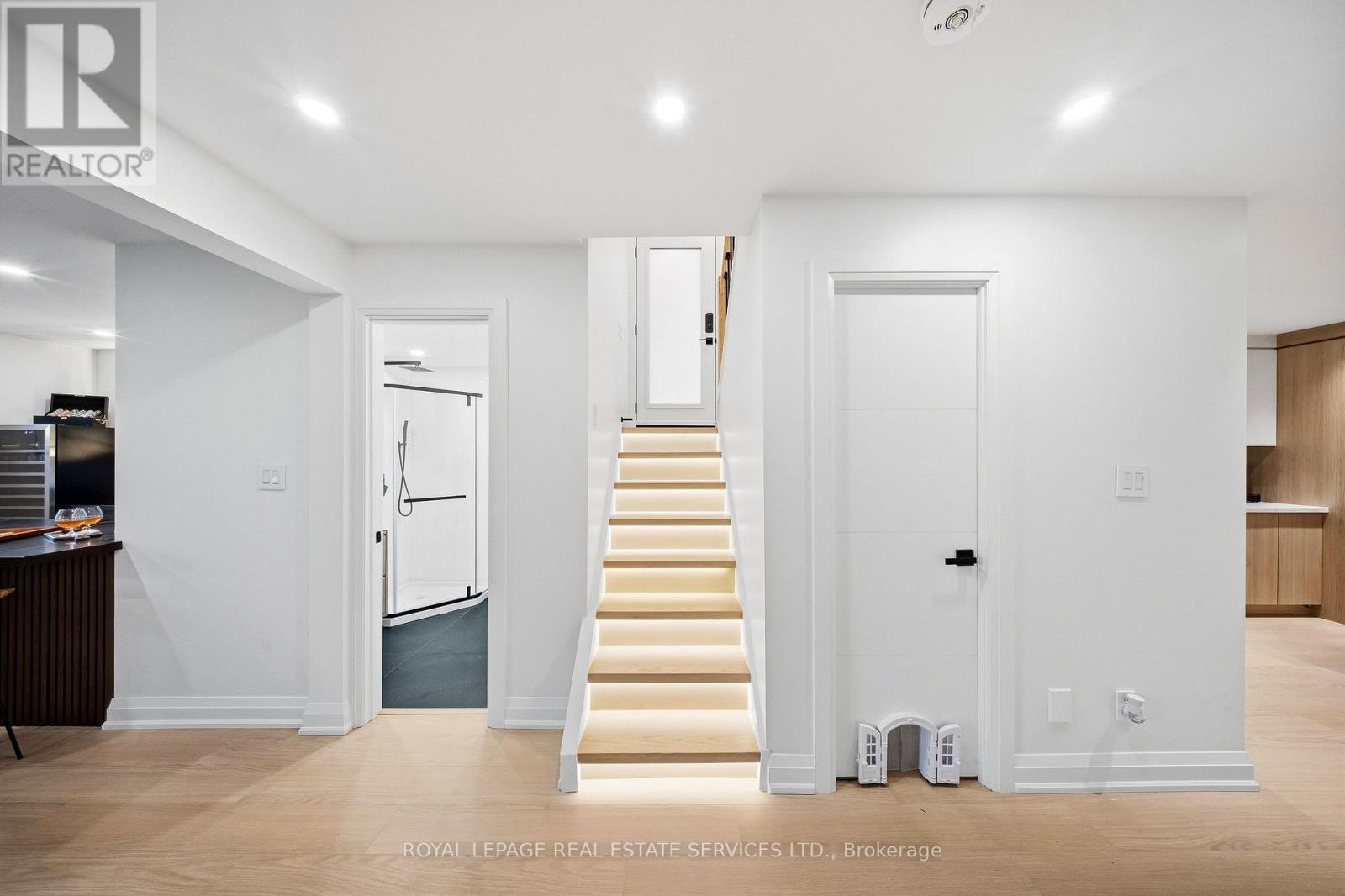 655 Netherton Crescent Property Photo 20