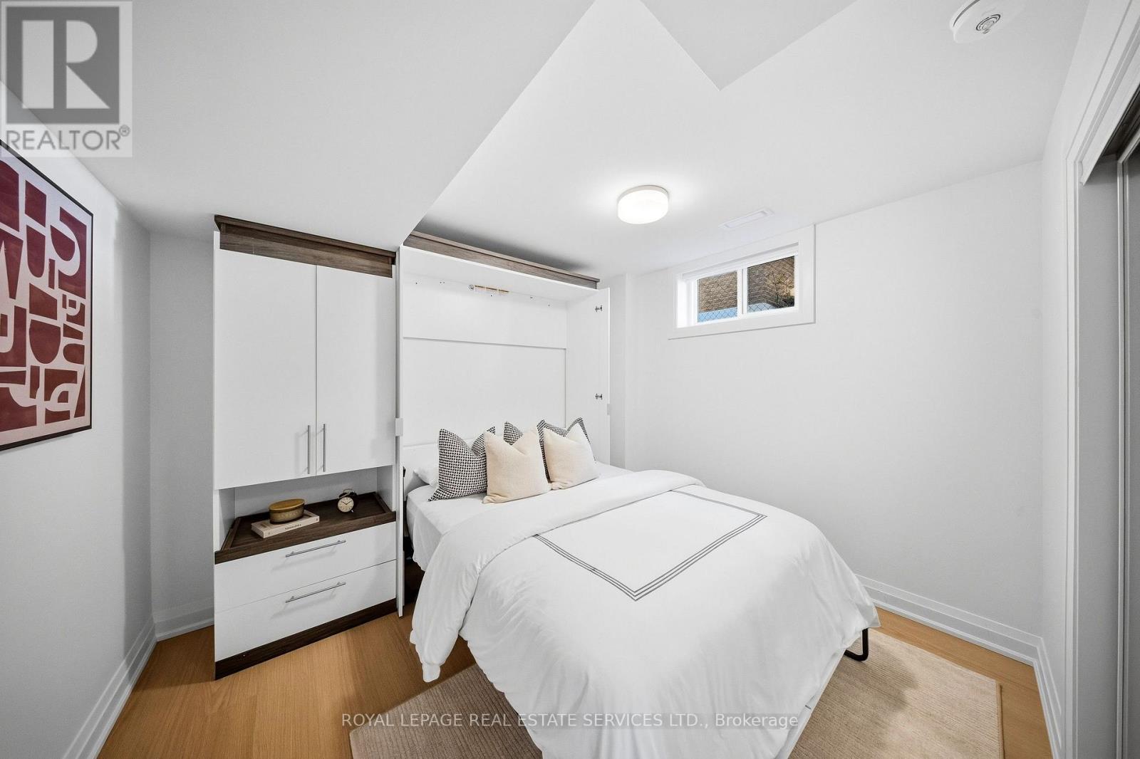 655 Netherton Crescent Property Photo 27