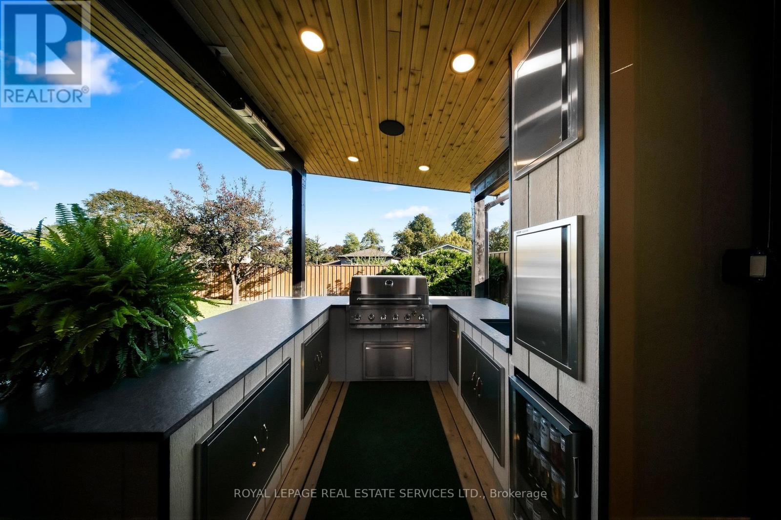 655 Netherton Crescent Property Photo 42