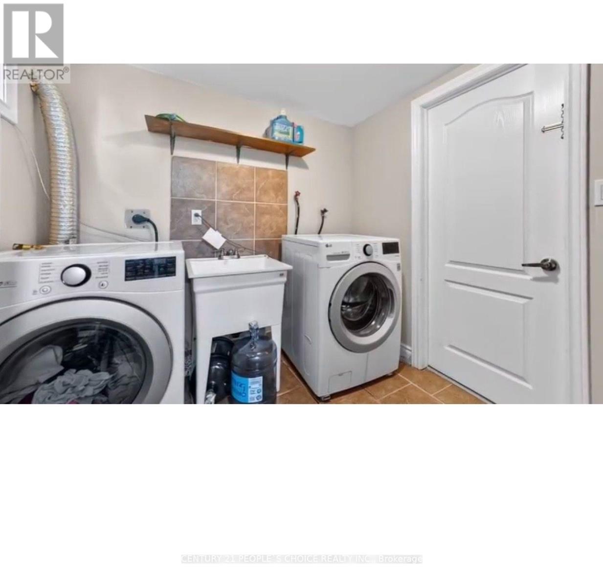 48 English Street Property Photo 12