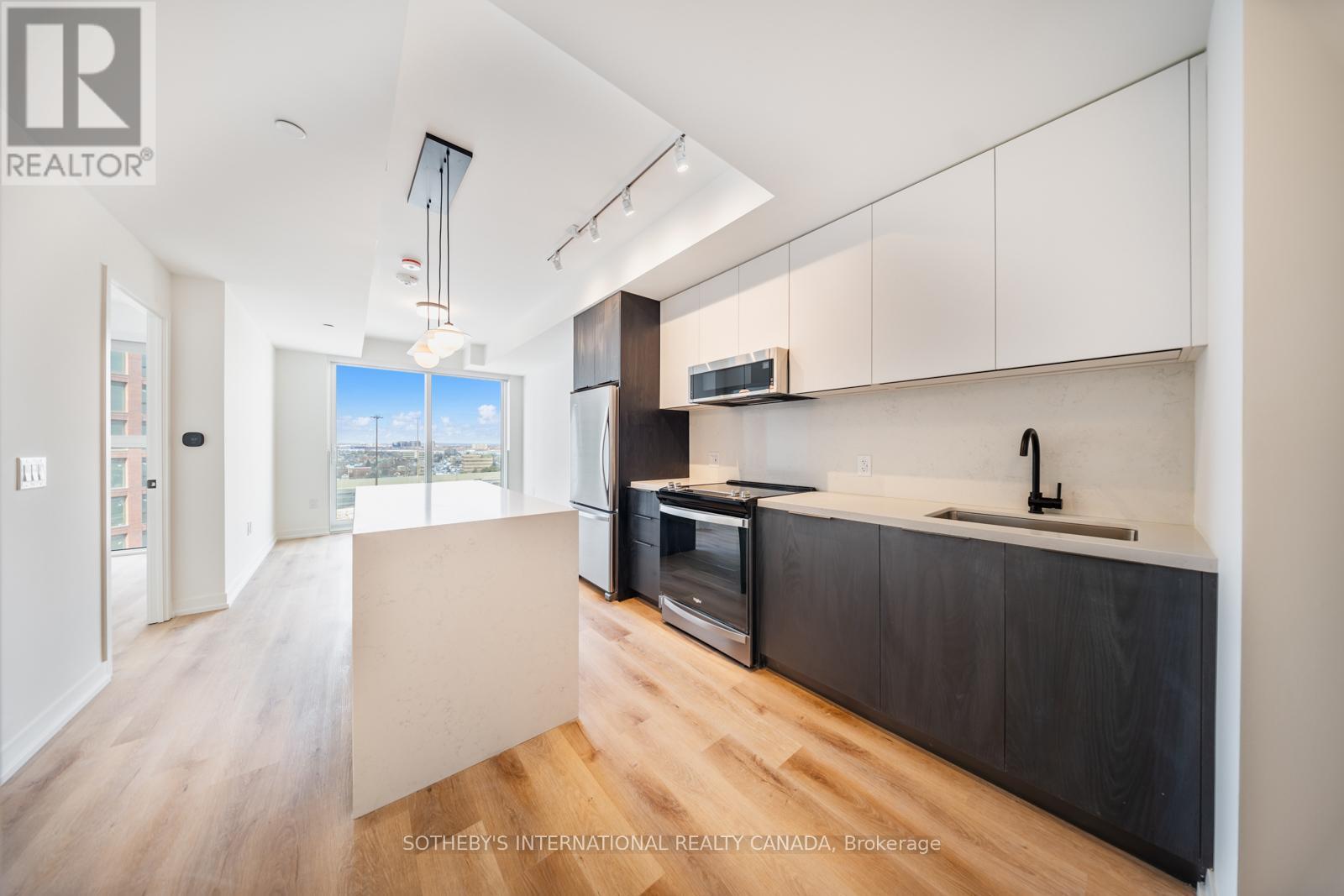 1701 - 5 York Garden Way Property Photo 1