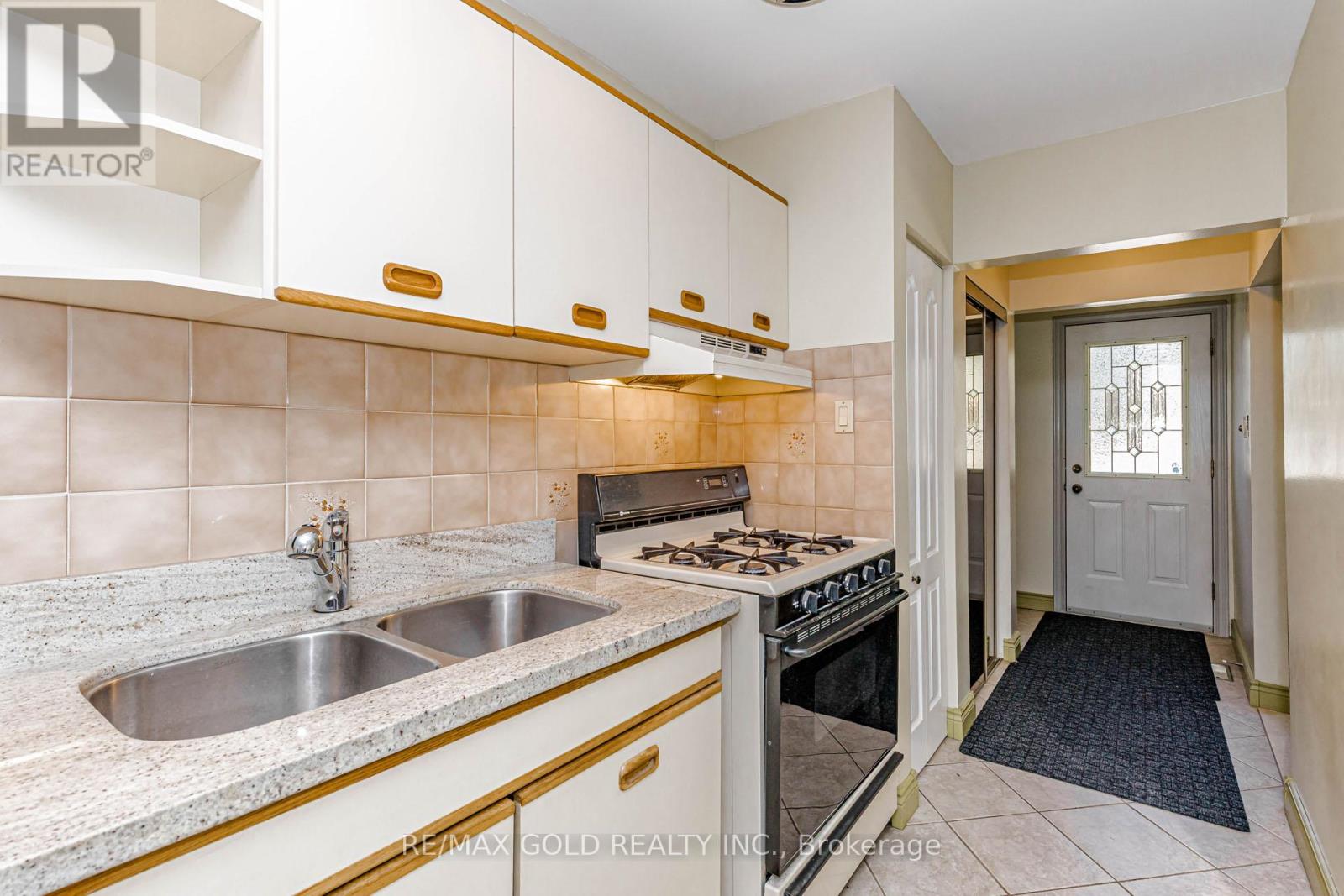 23 Brookdale Crescent Property Photo 12