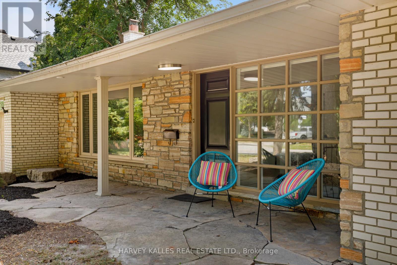 215 Edenbridge Drive Property Photo 3