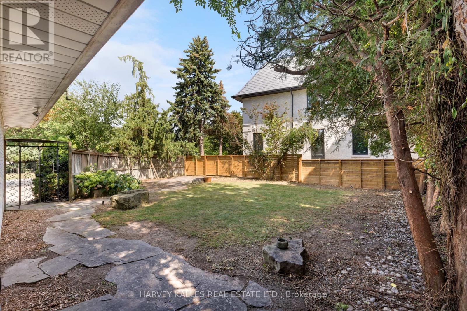 215 Edenbridge Drive Property Photo 16