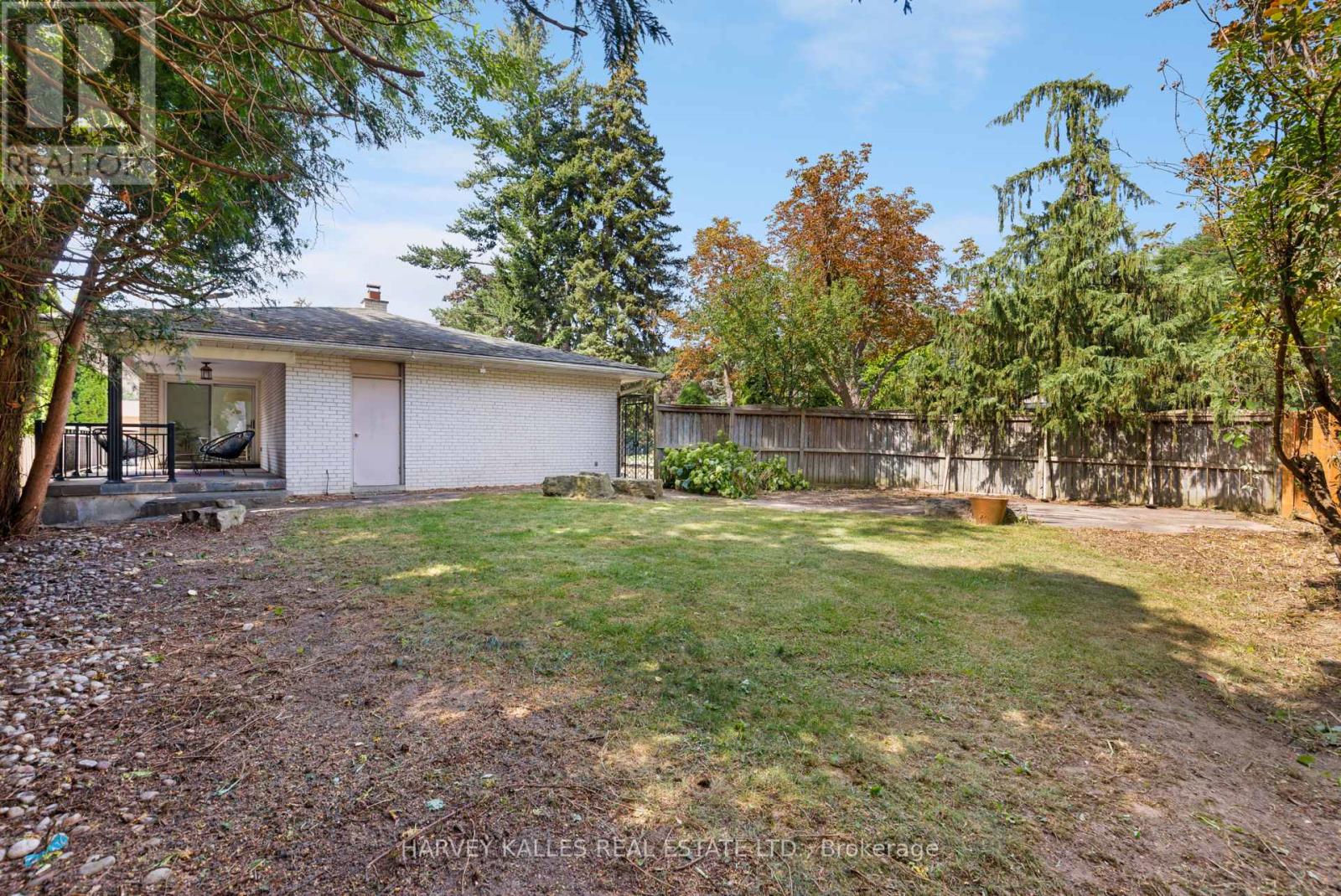 215 Edenbridge Drive Property Photo 17