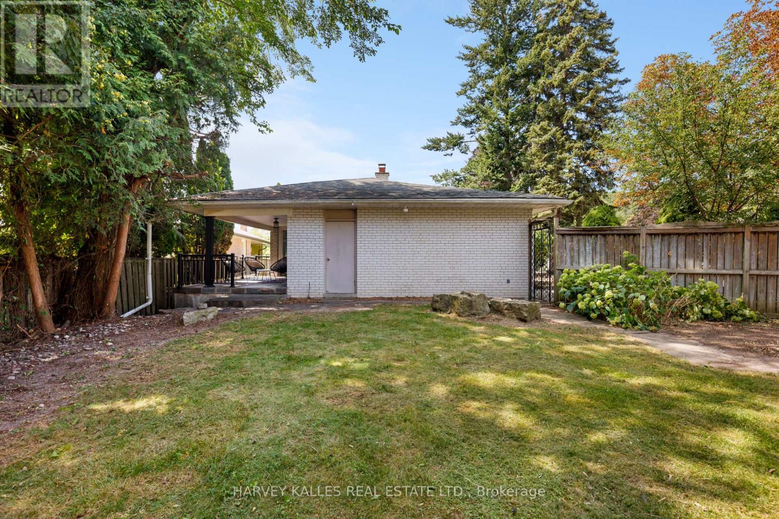 215 Edenbridge Drive Property Photo 18