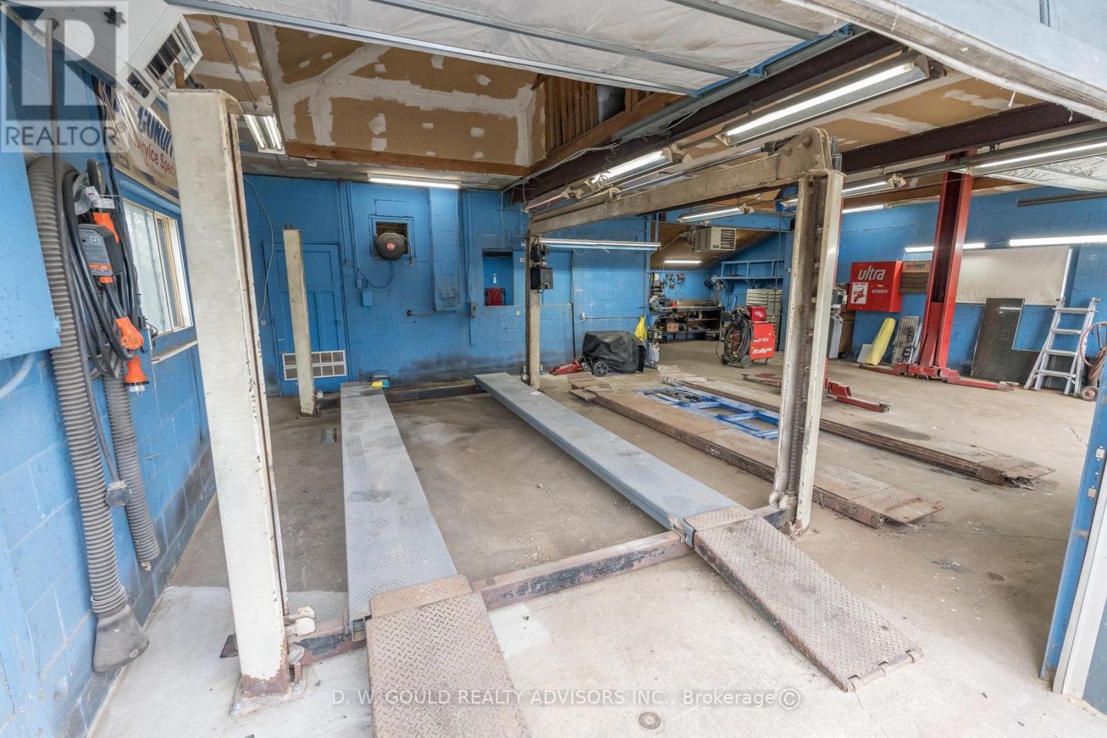 12656 22 Side Road Property Photo 11