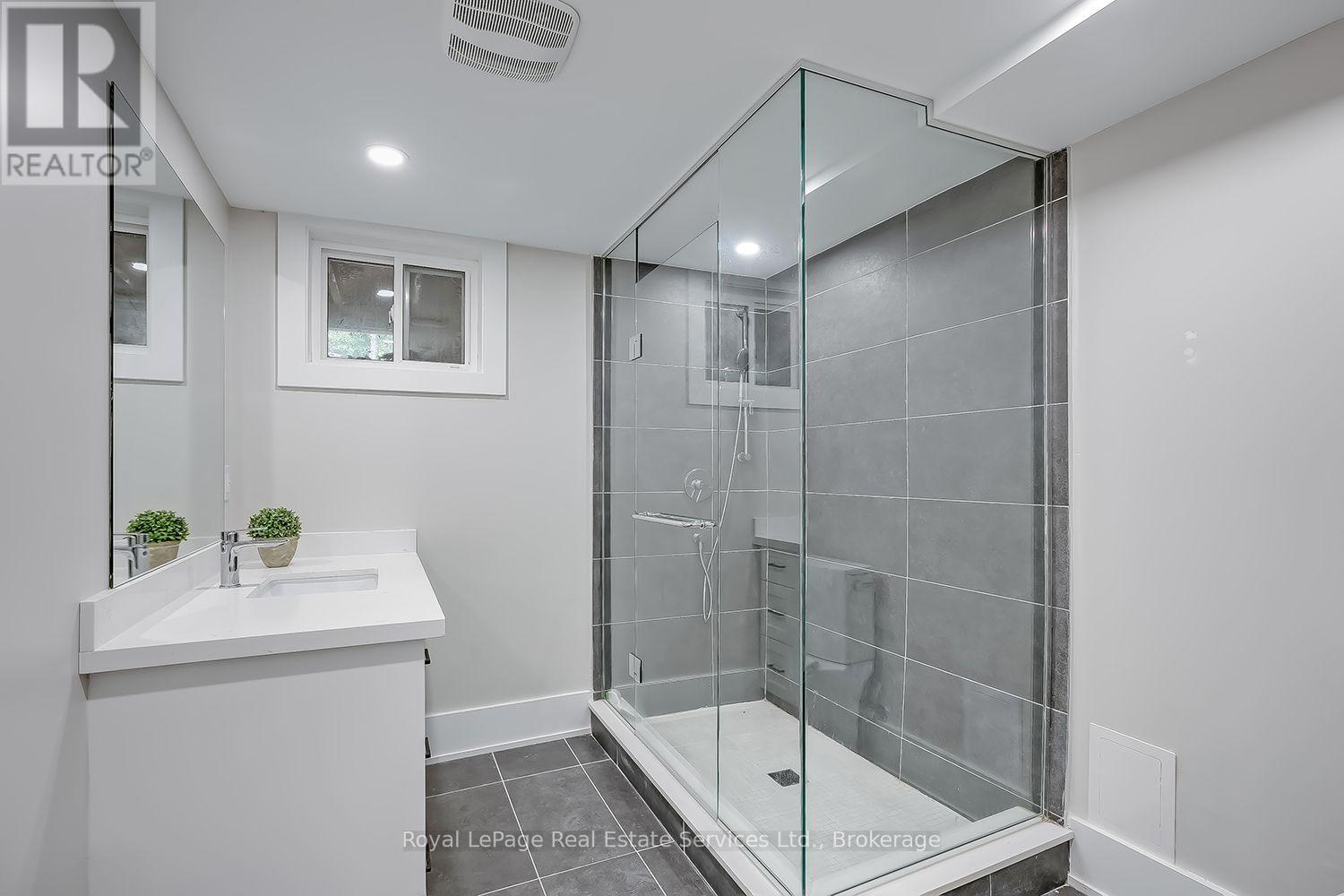 59 Fairwood Place E Property Photo 36