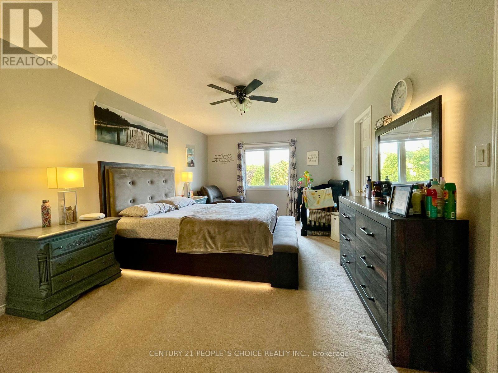 98 Niagara Trail Property Photo 7