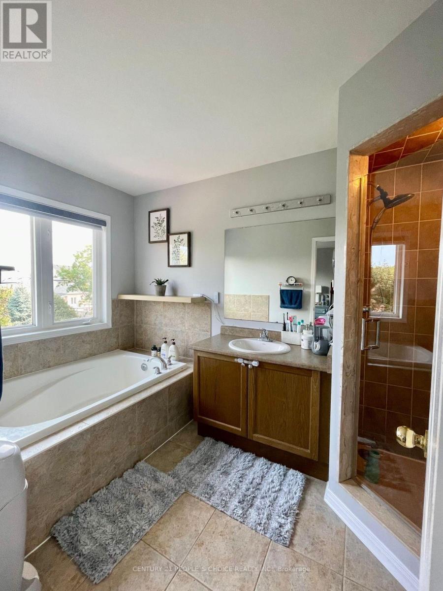 98 Niagara Trail Property Photo 10
