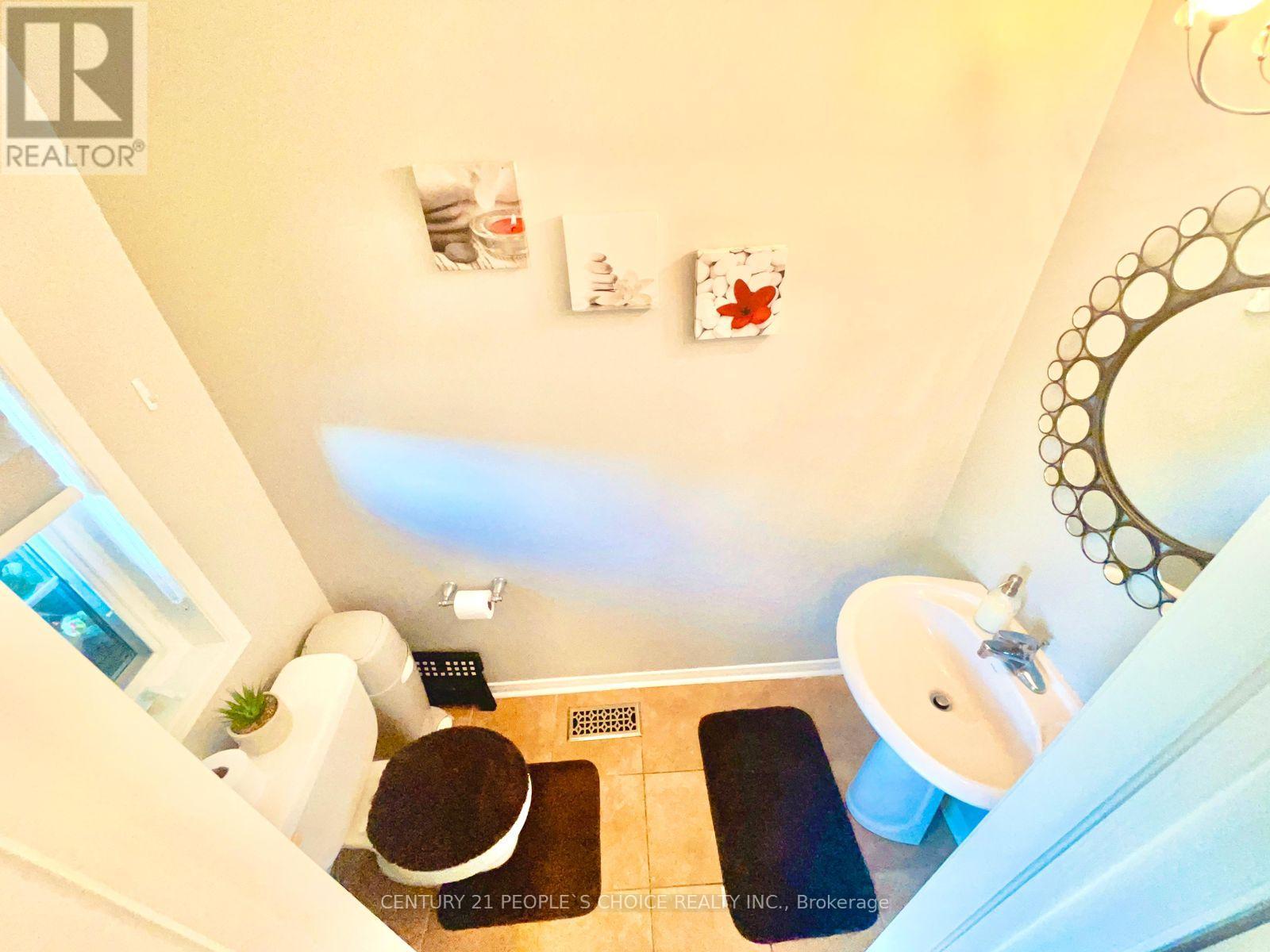 98 Niagara Trail Property Photo 13