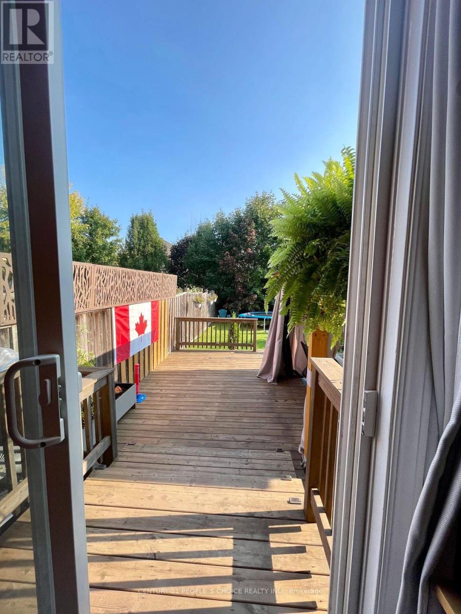 98 Niagara Trail Property Photo 16