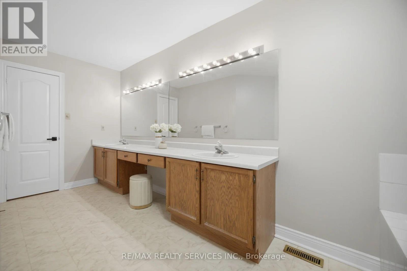 4 Leeward Drive Property Photo 24