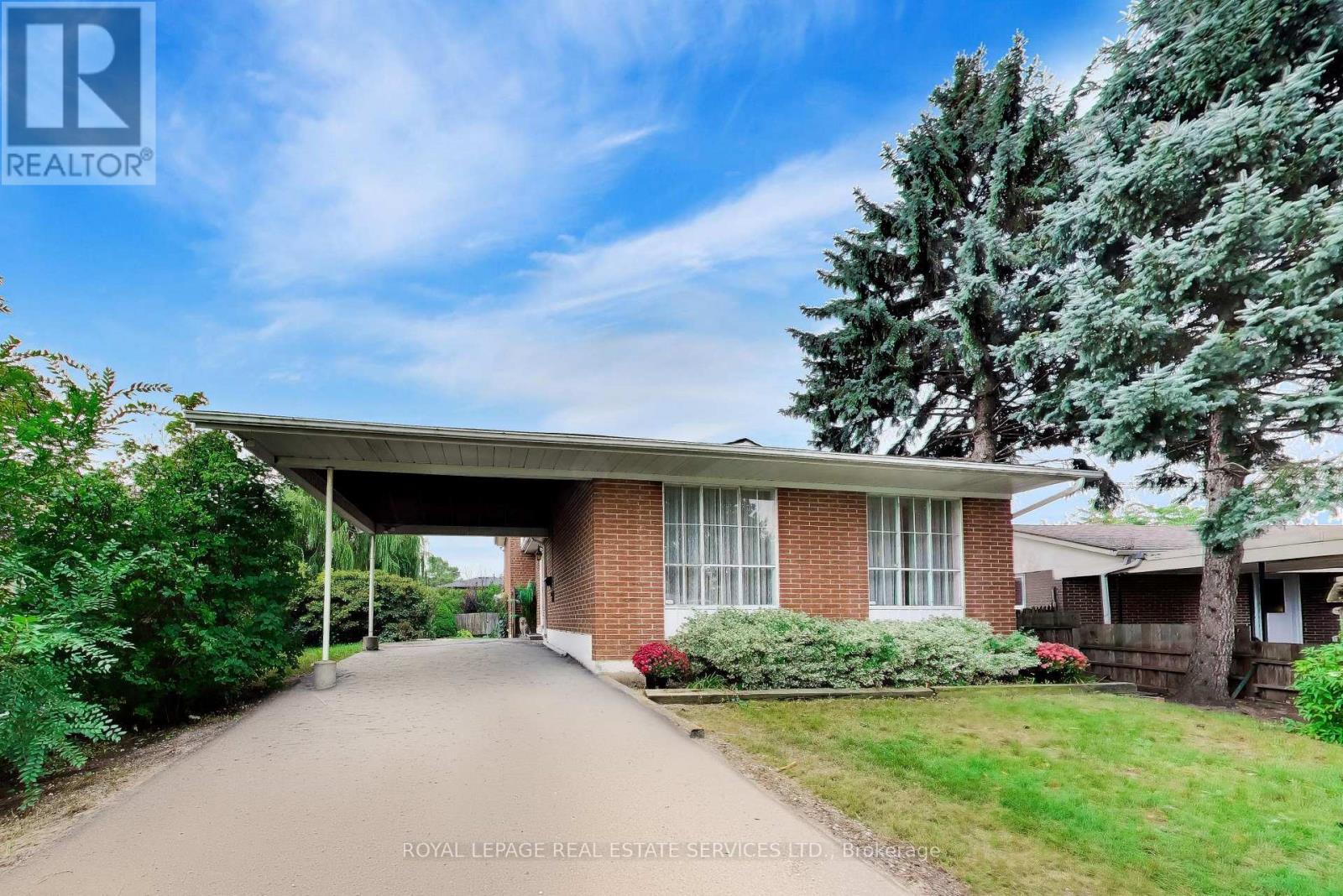24 Elmvale Crescent Property Photo 1
