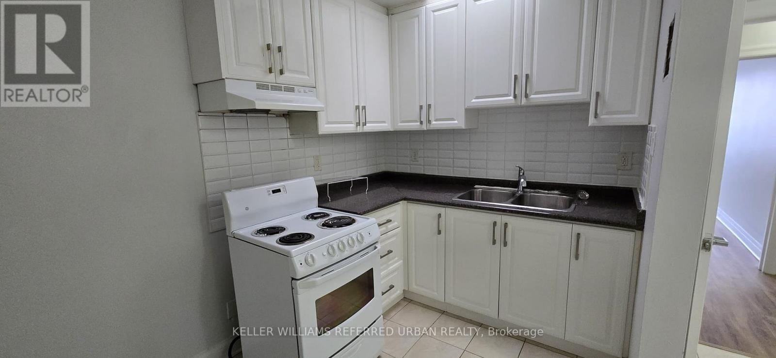 1 - 1854 Eglinton Avenue W Property Photo 8