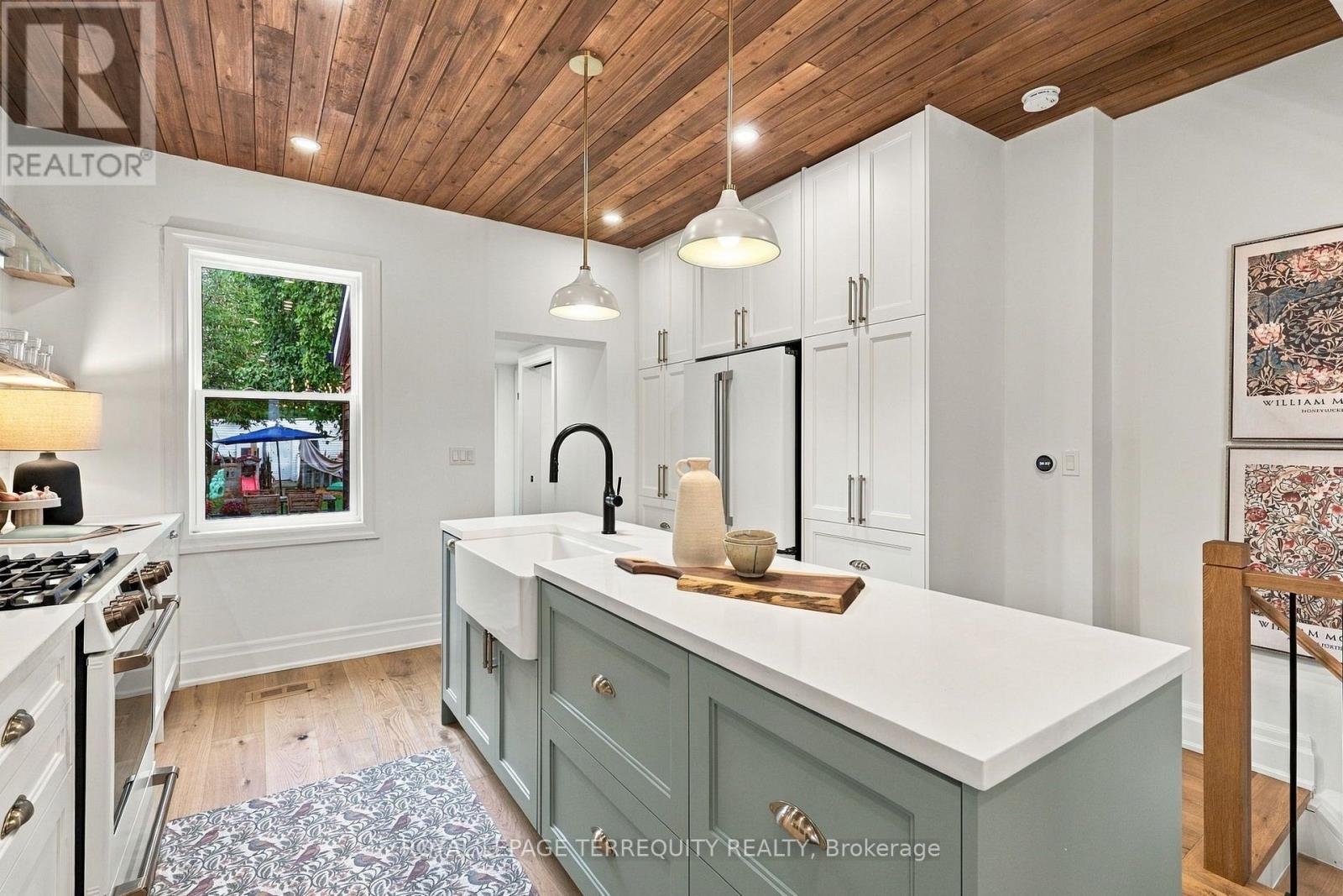 112 Maria Street Property Photo 4