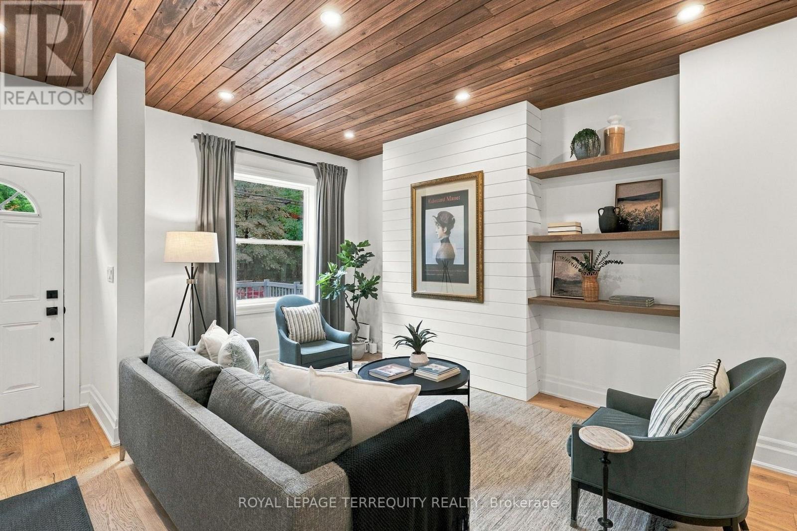 112 Maria Street Property Photo 6