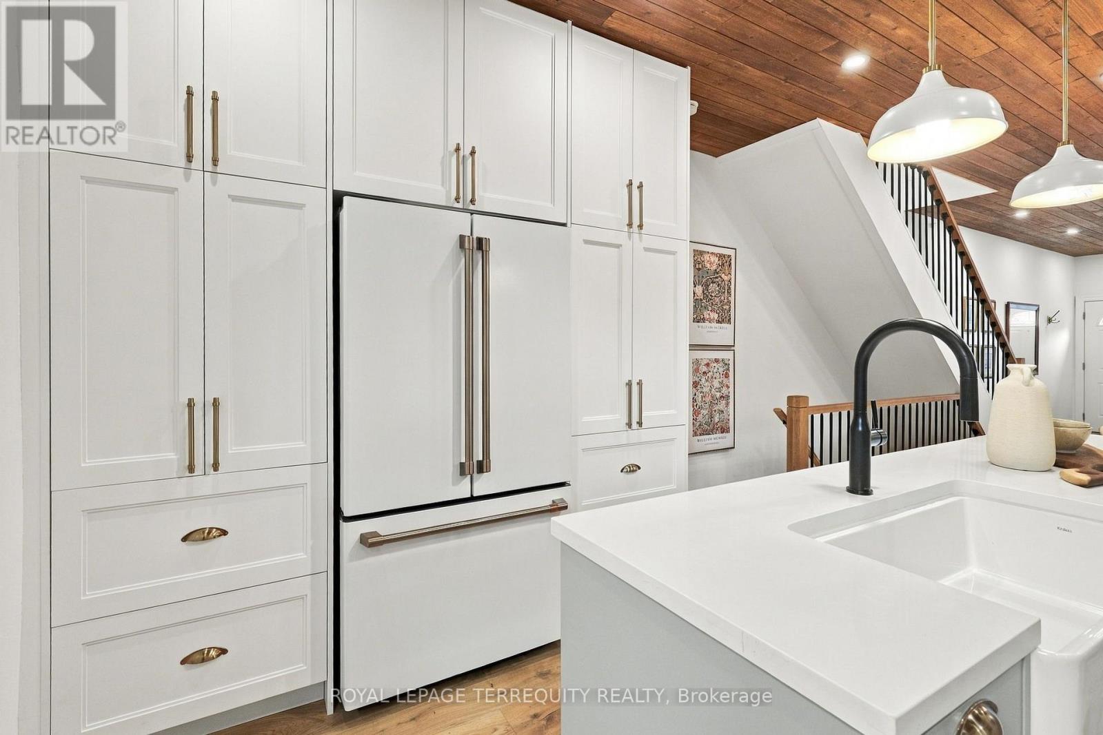 112 Maria Street Property Photo 7