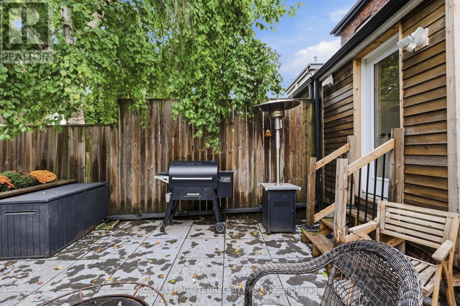 112 Maria Street Property Photo 10