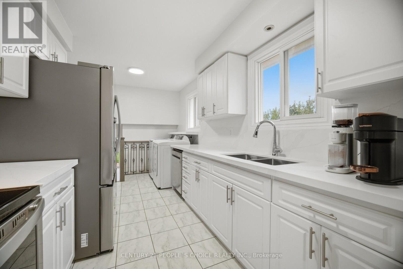 578 Cavell Drive Property Photo 12