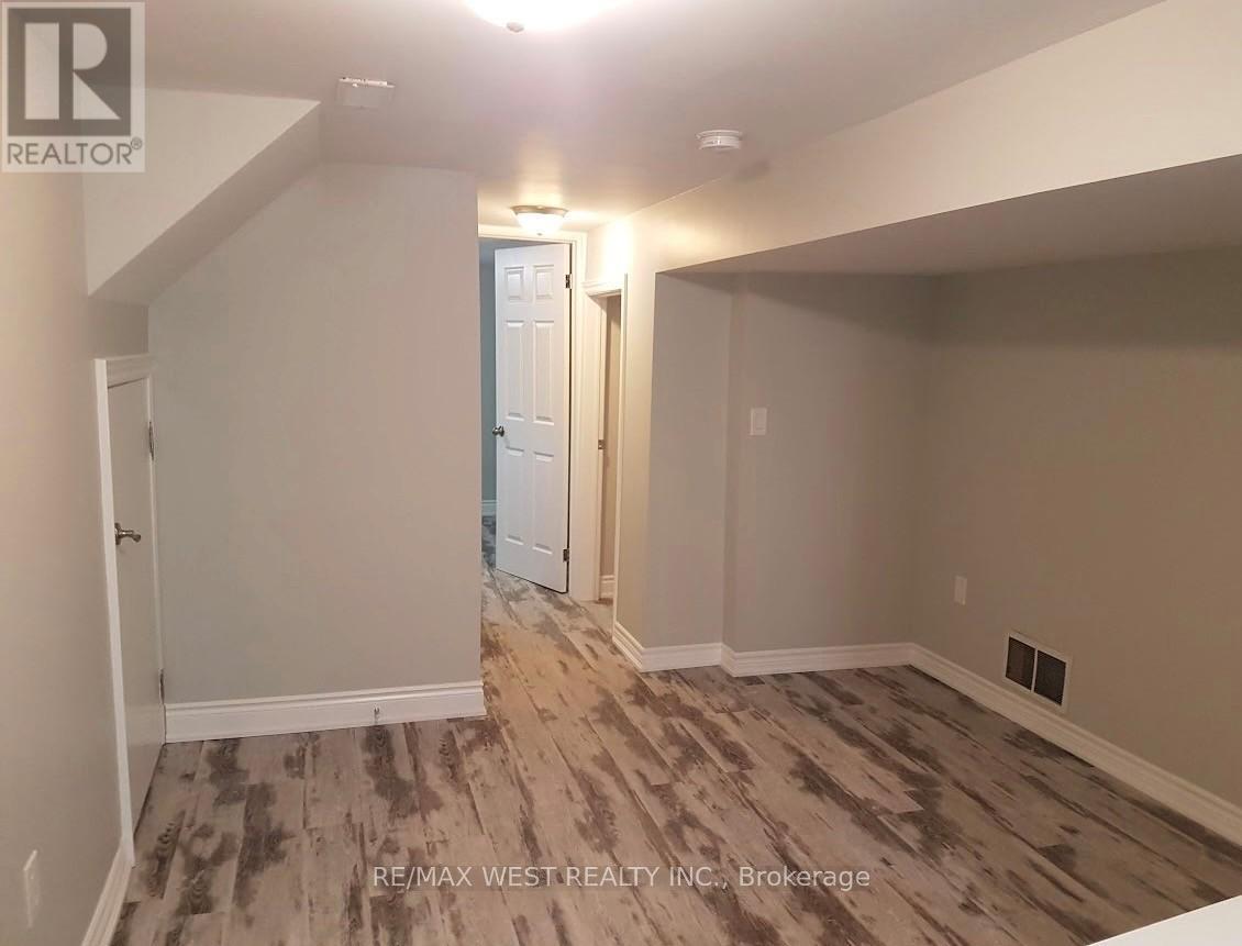 Lower - 77 Murrie Street Property Photo 6