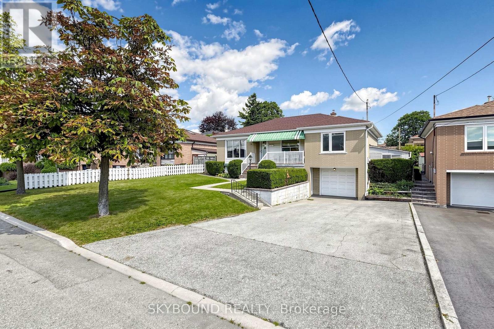 13 Liscombe Road Property Photo 1