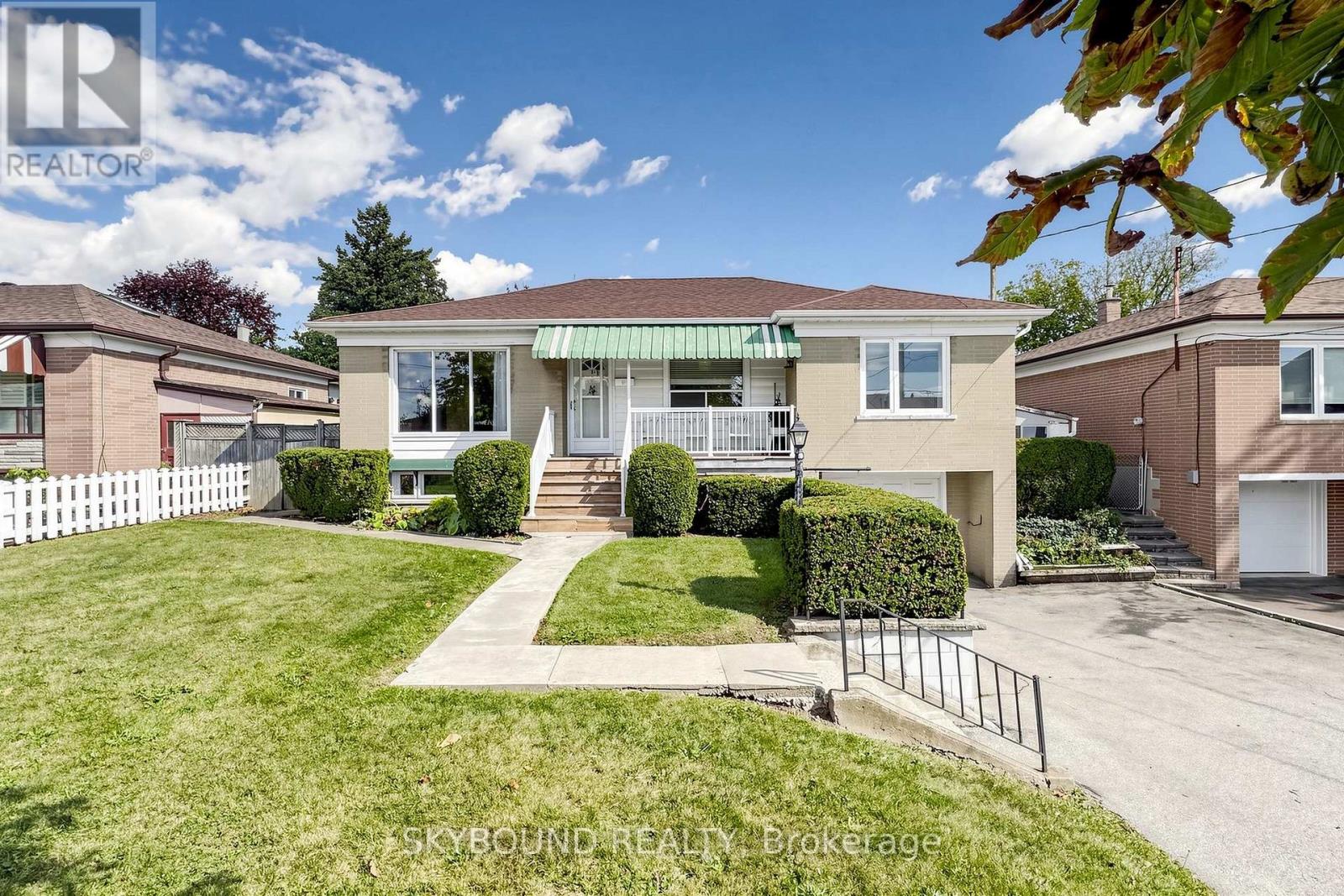 13 Liscombe Road Property Photo 2
