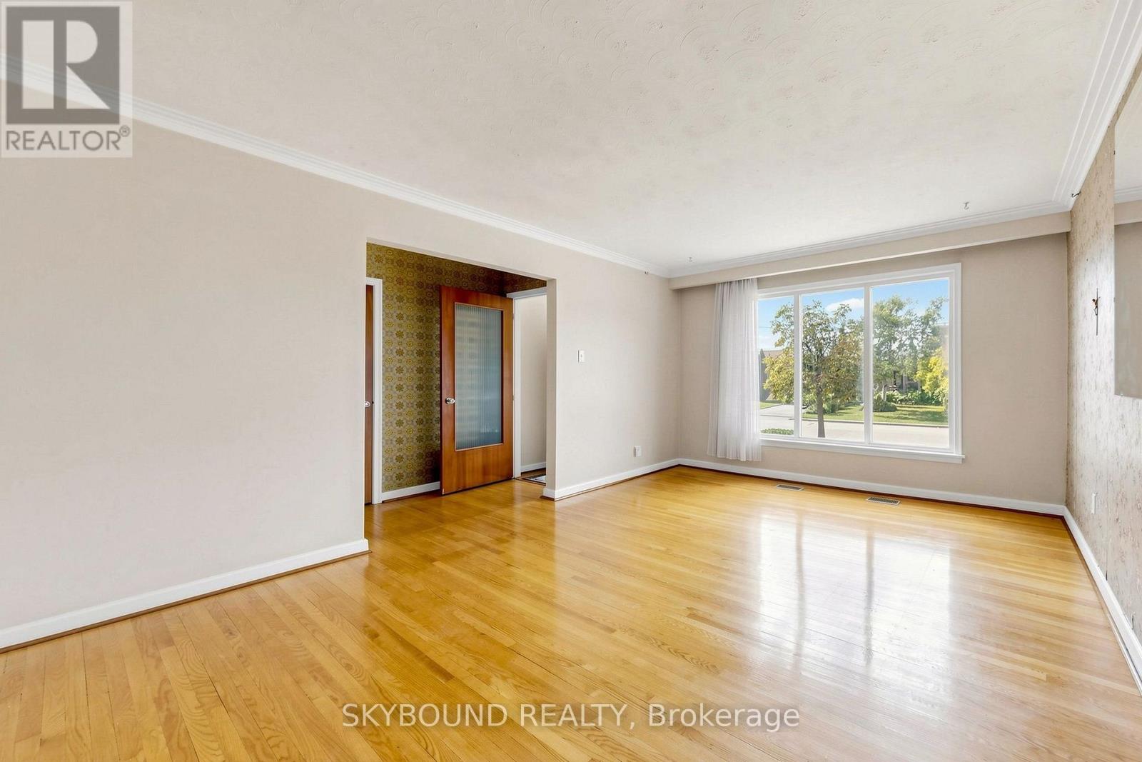 13 Liscombe Road Property Photo 6