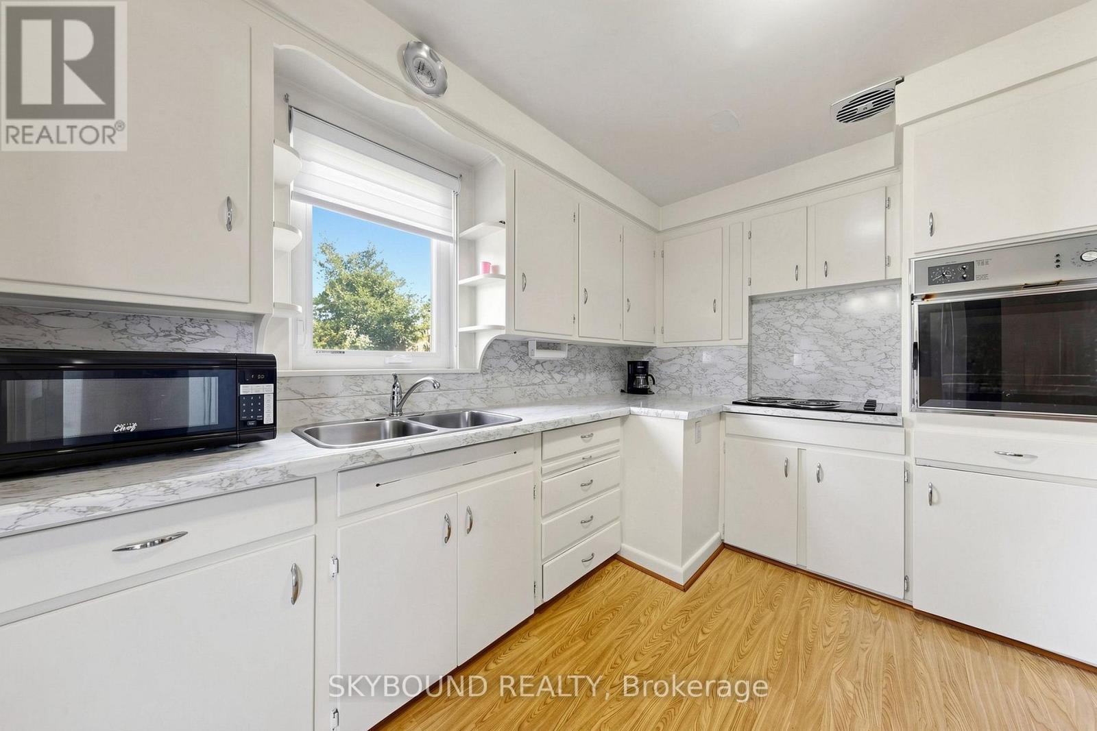 13 Liscombe Road Property Photo 9