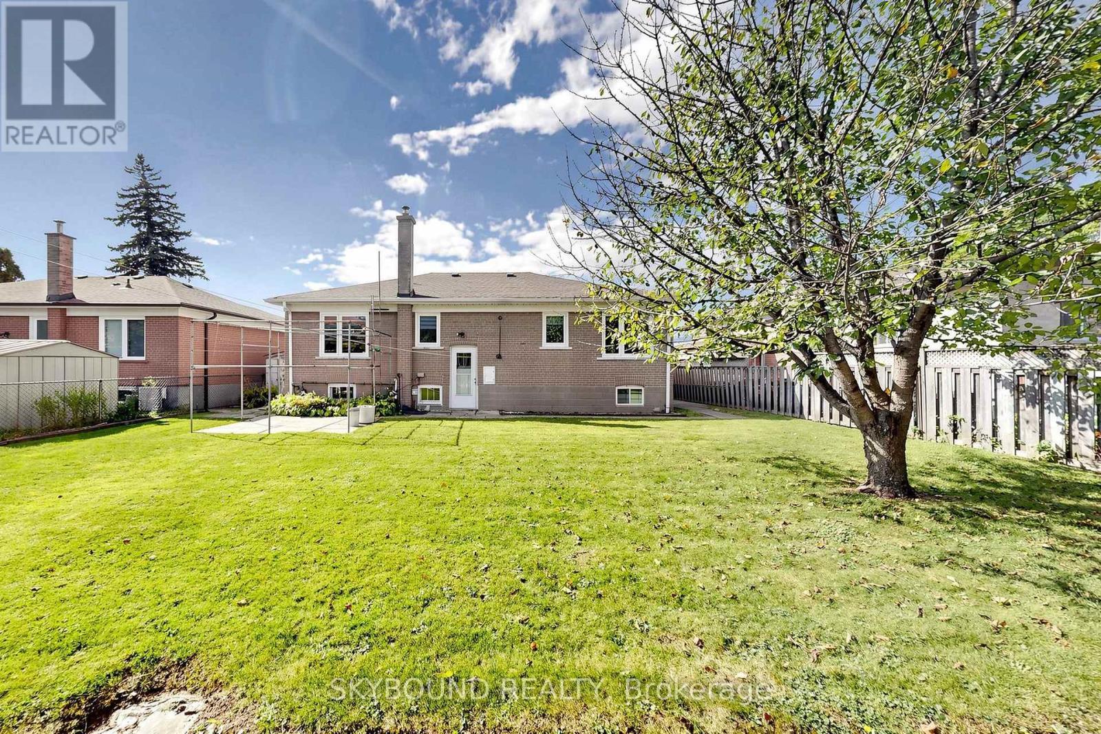 13 Liscombe Road Property Photo 23