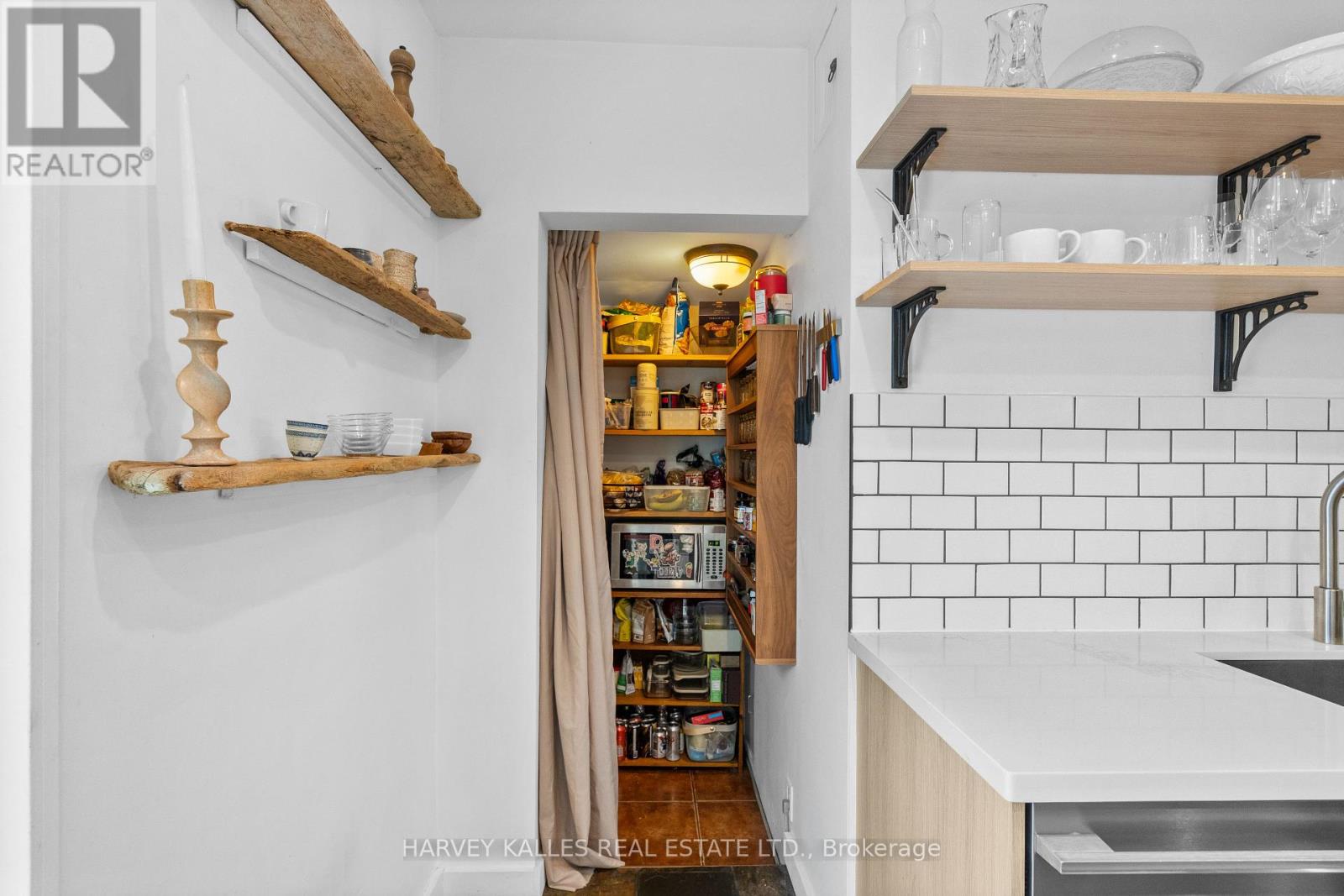 14 Manitoba Street Property Photo 21