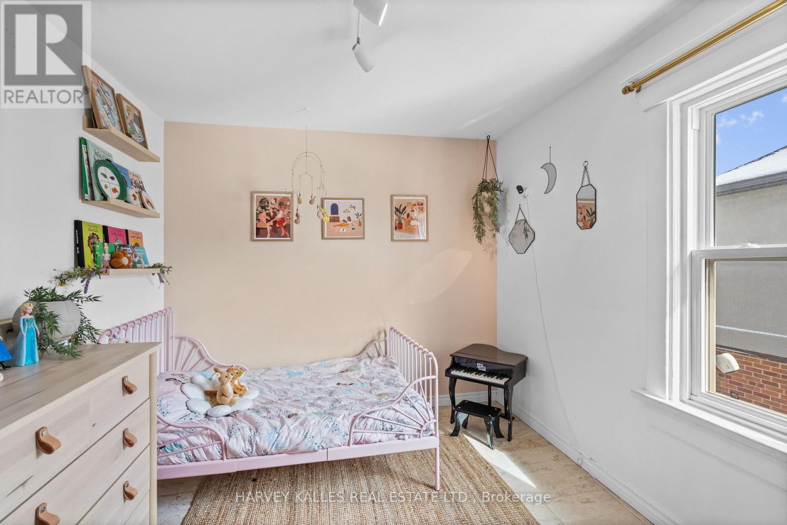 14 Manitoba Street Property Photo 31