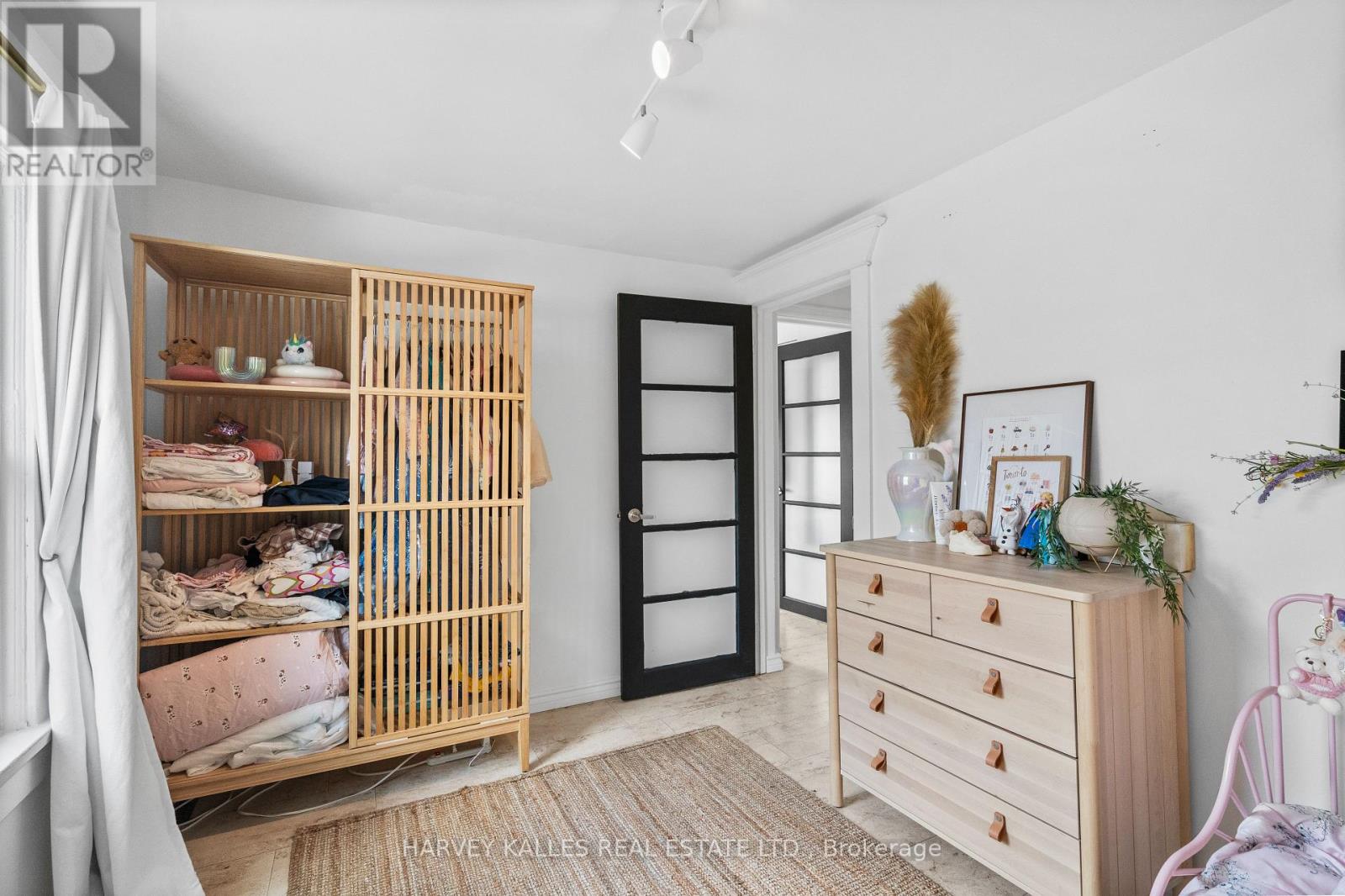 14 Manitoba Street Property Photo 33