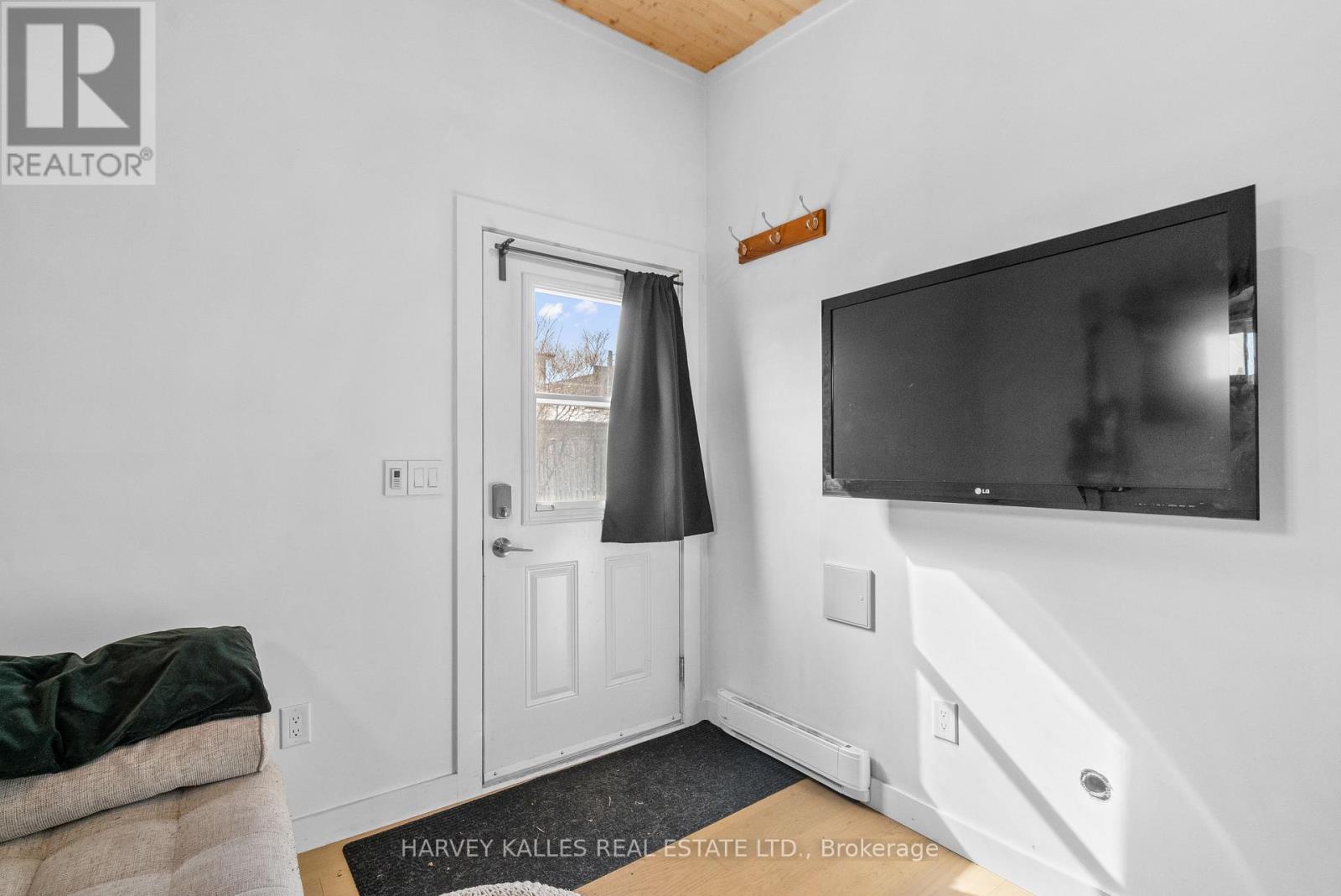 14 Manitoba Street Property Photo 37