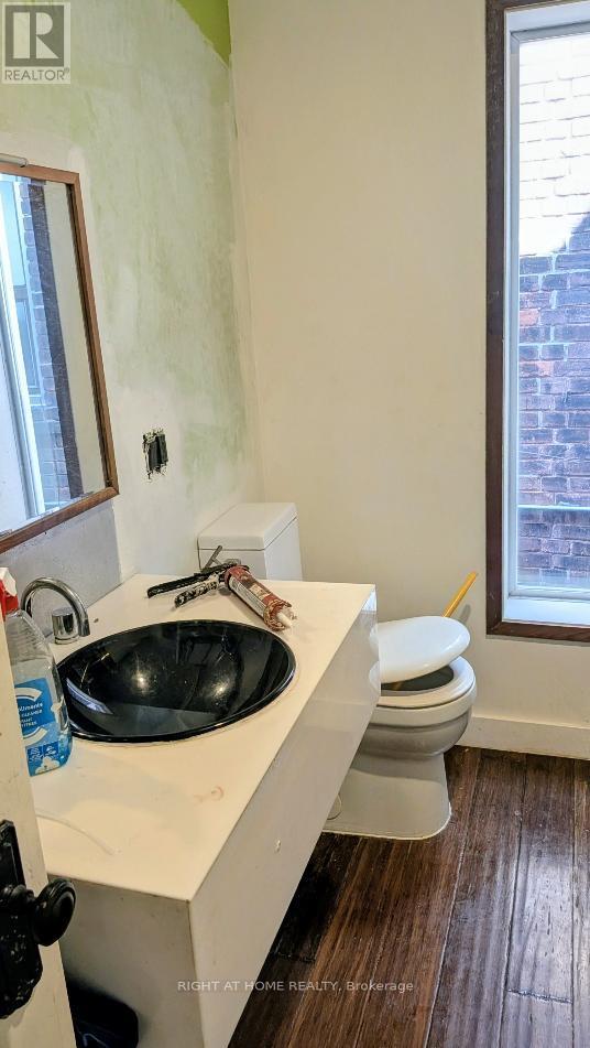 160 Rosemount Avenue Property Photo 3