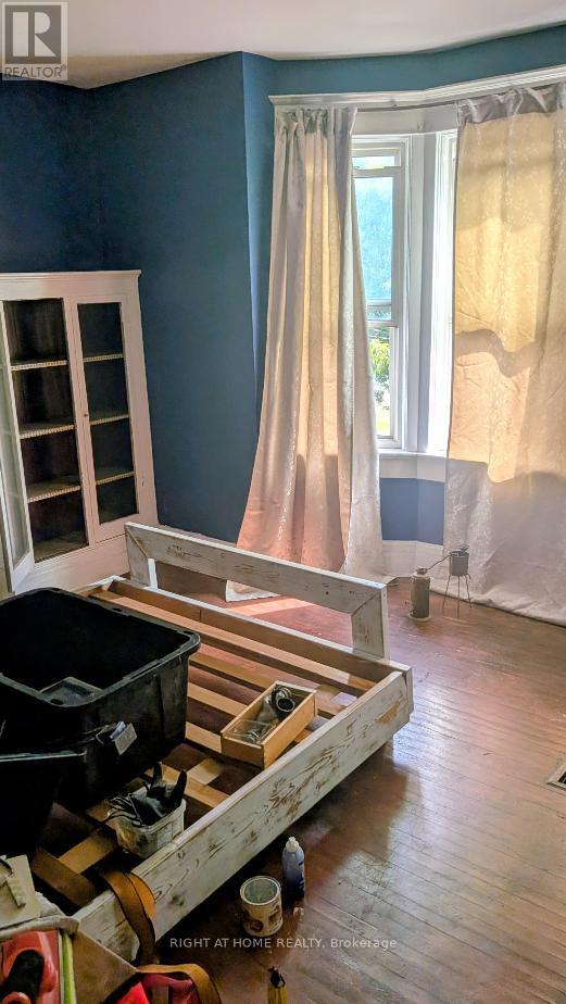 160 Rosemount Avenue Property Photo 8