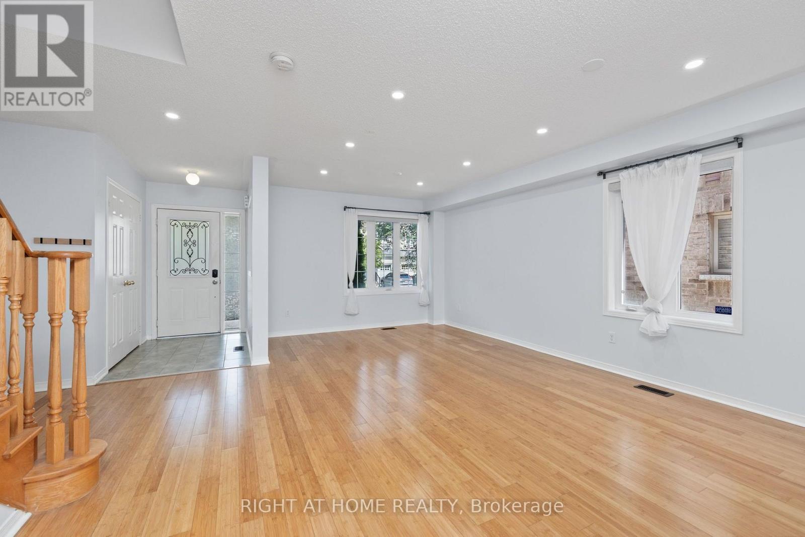 3128 Robert Brown Boulevard Property Photo 7
