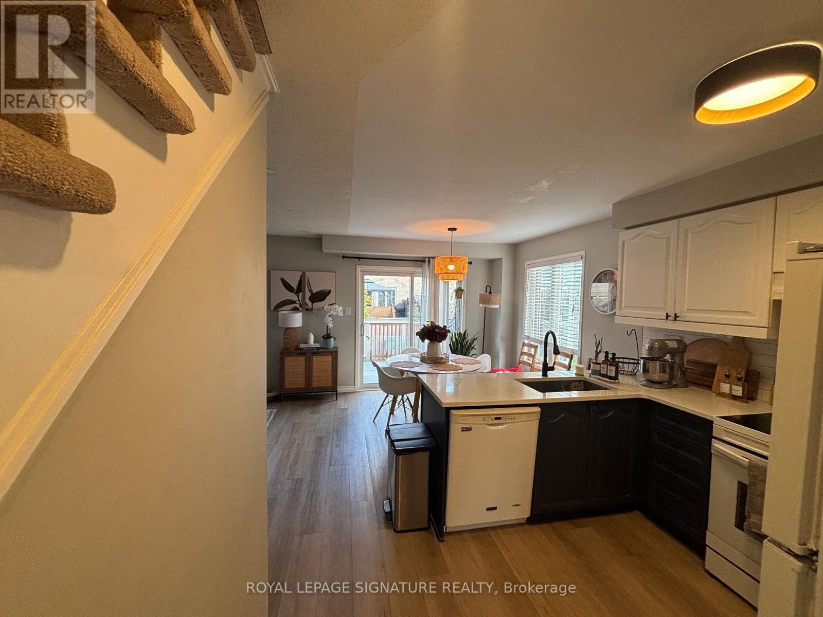 2112 Glenhampton Road Property Photo 11