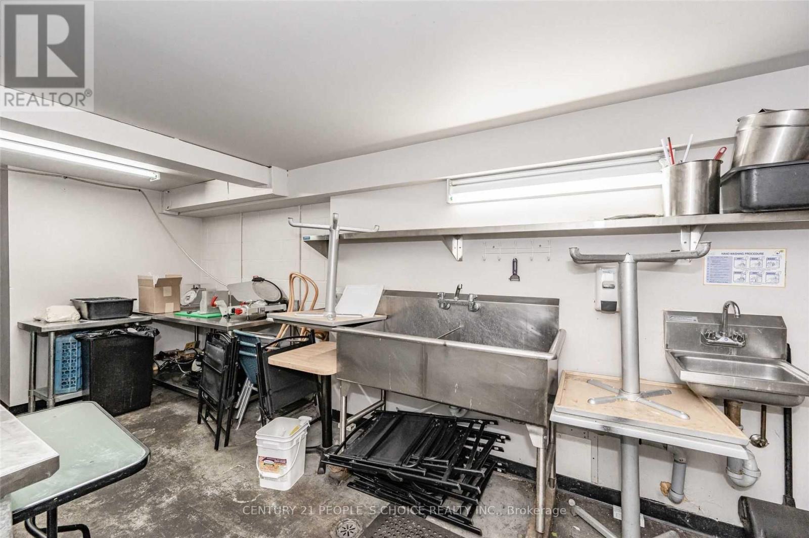 337 Lakeshore Road E Property Photo 22