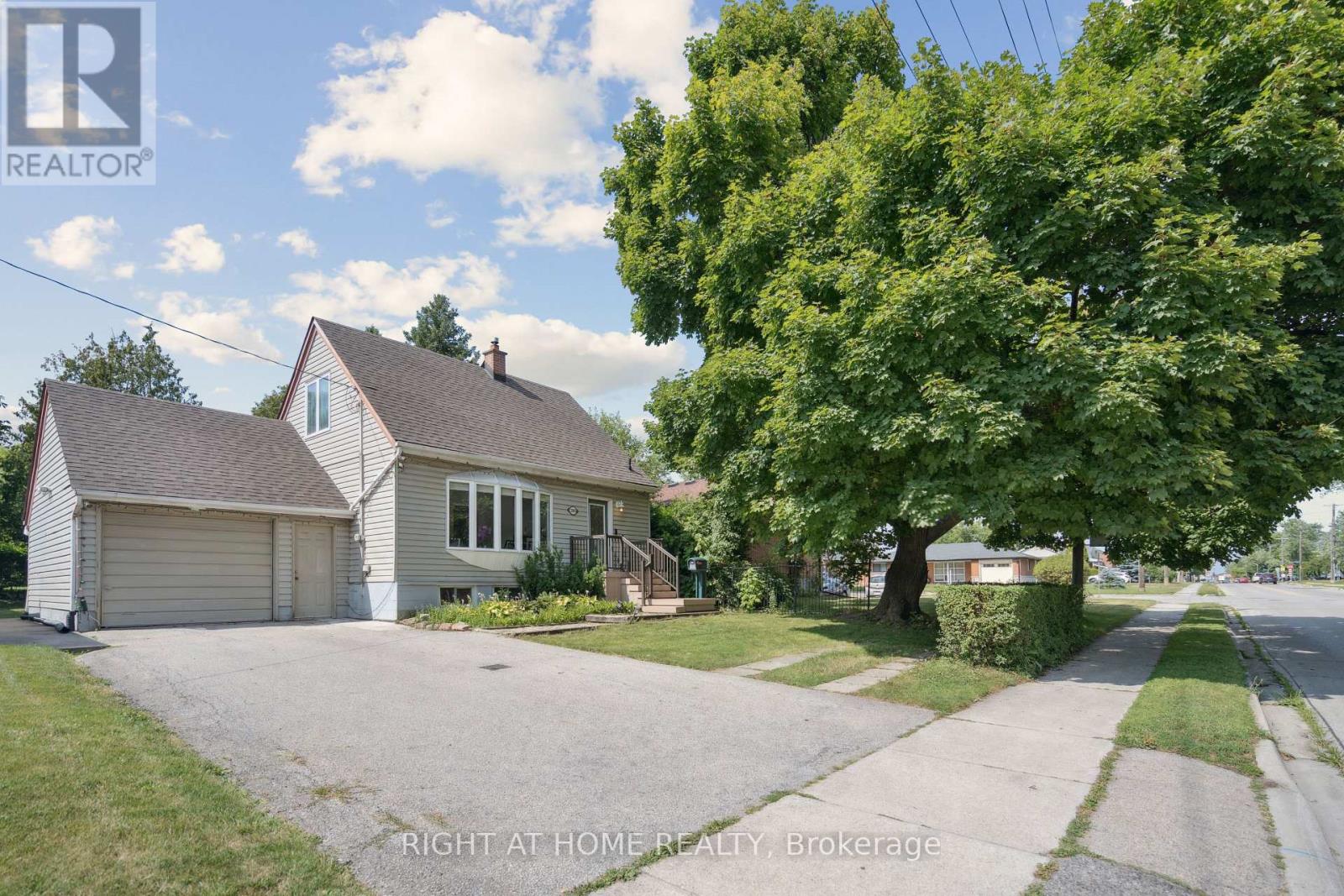 2343 Mountainside Drive Property Photo 1