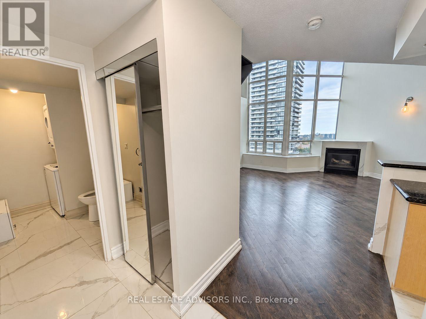 838 - 250 Manitoba Street Property Photo 3