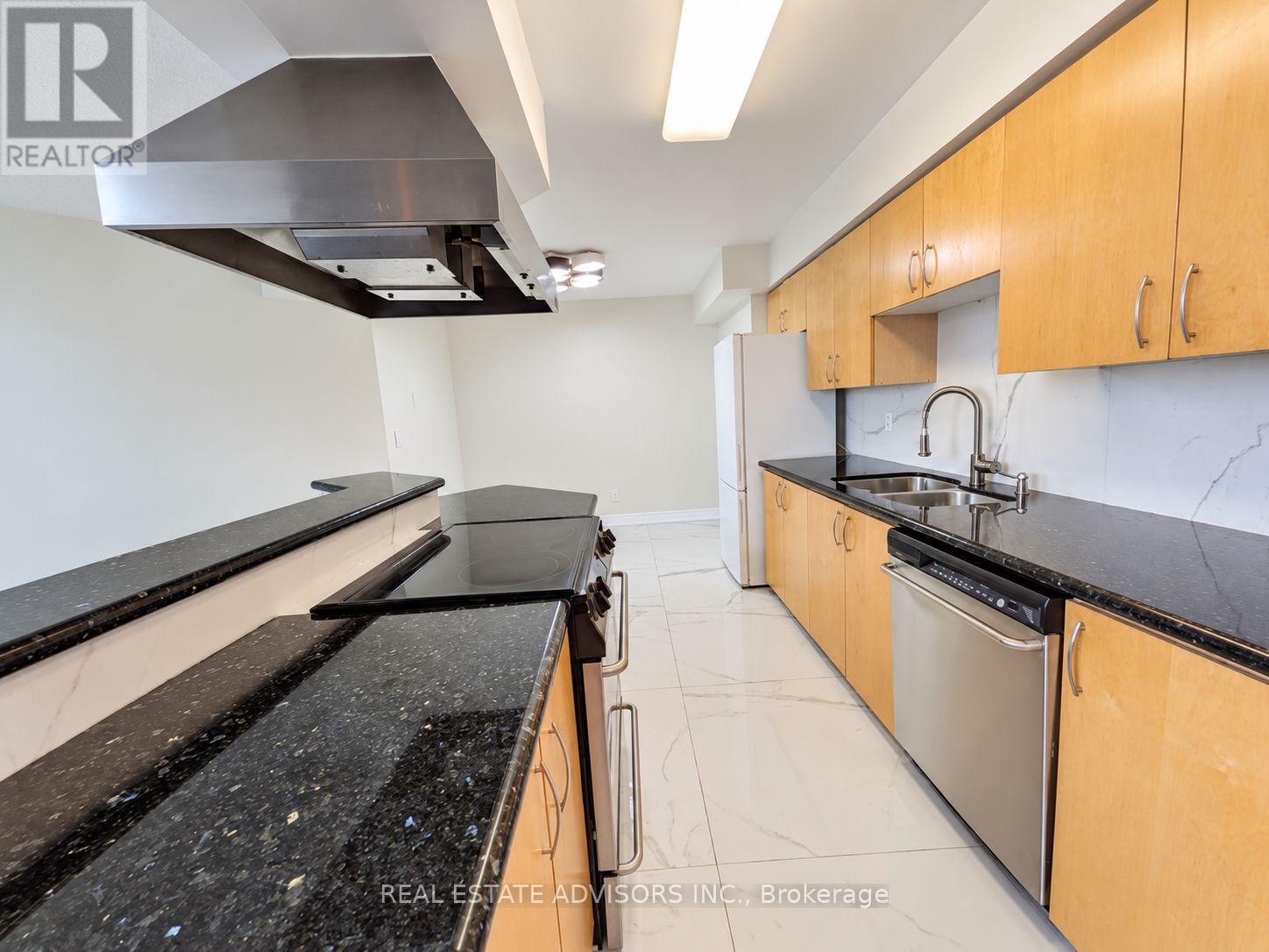 838 - 250 Manitoba Street Property Photo 4