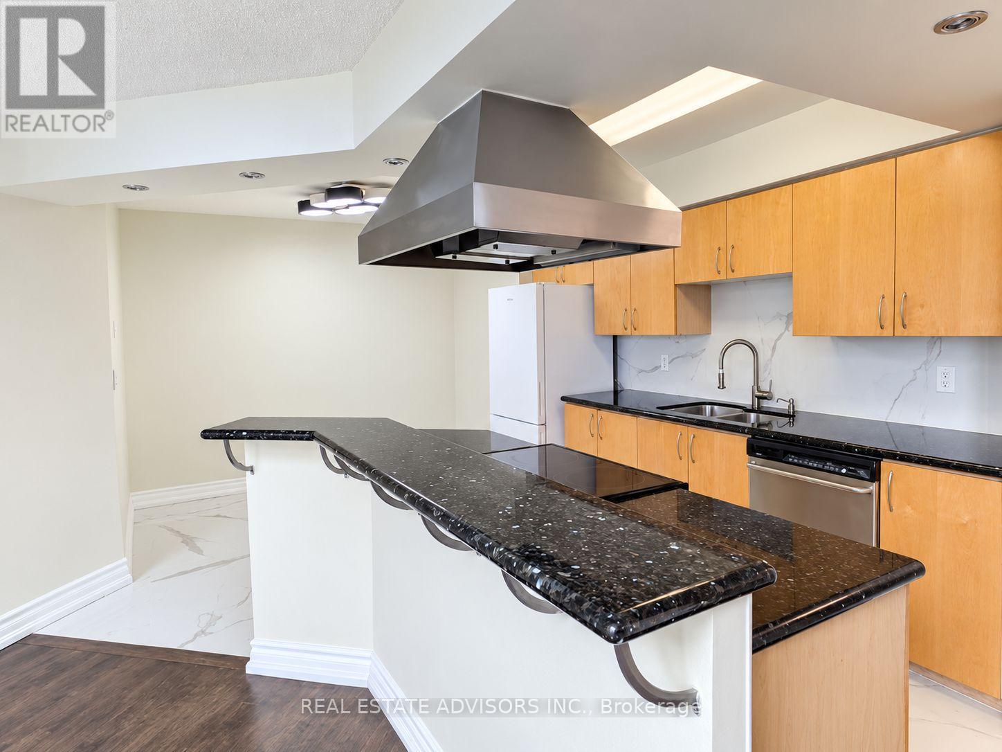 838 - 250 Manitoba Street Property Photo 8