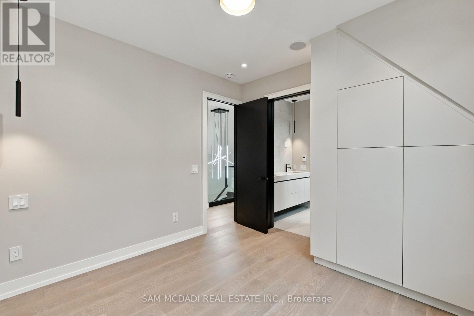 957 Halliday Avenue Property Photo 25