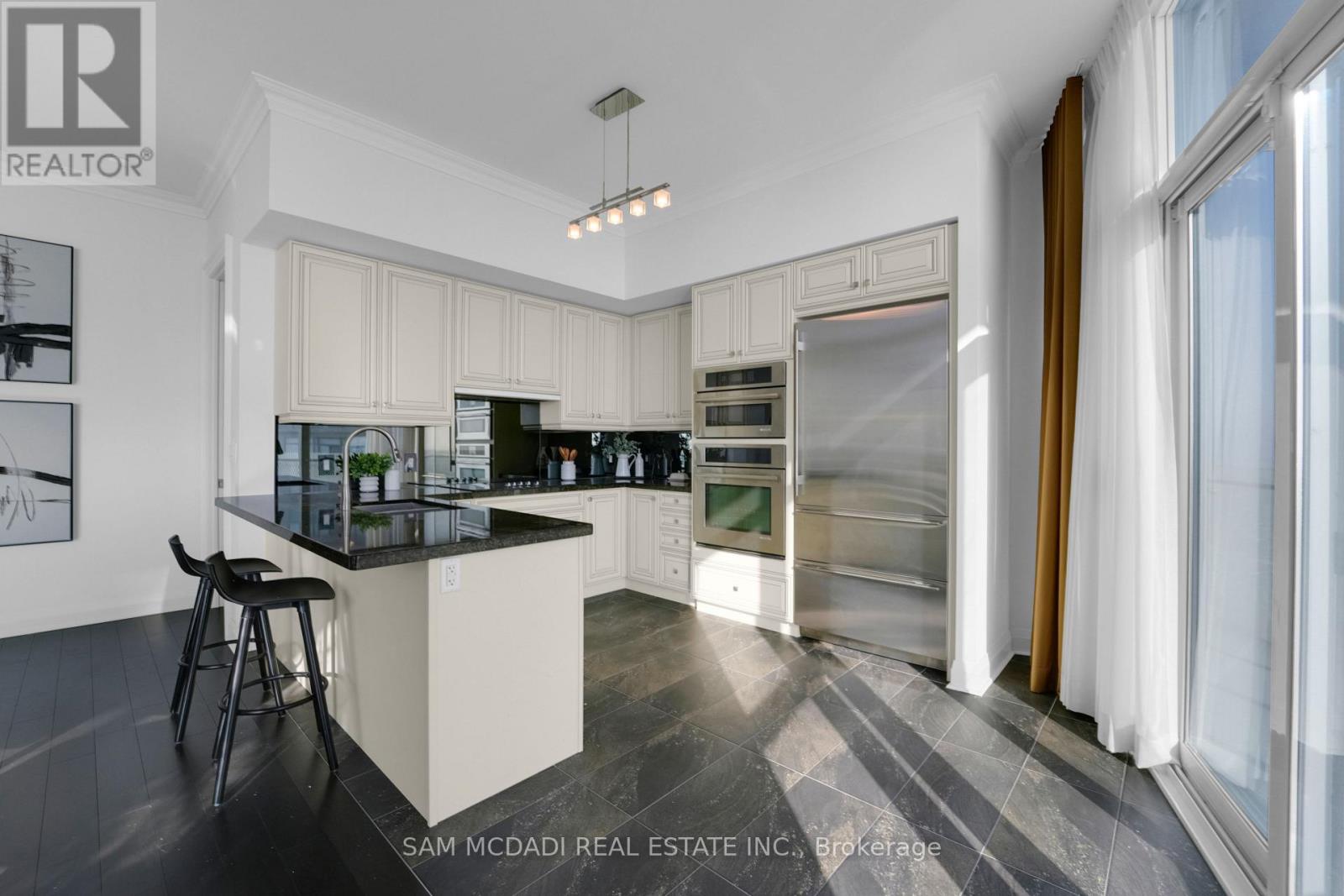 Ph3 - 50 Absolute Avenue Property Photo 7